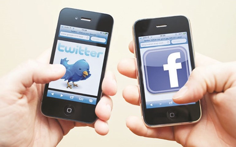 استخدام الـ «فيسبوك» والـ «تويتر» هل يقدح في الصيام؟