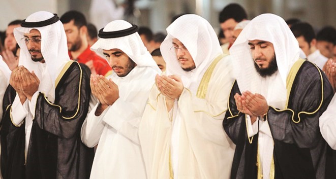 صلاة التهجد في المسجد الكبير﻿