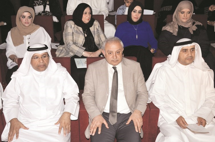 دبدر العيسى ودهيثم الاثري دعمر البناي في مقدمة الحضور	 ريليش كومار﻿