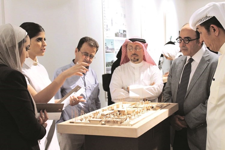 الاطلاع على احد النماذج