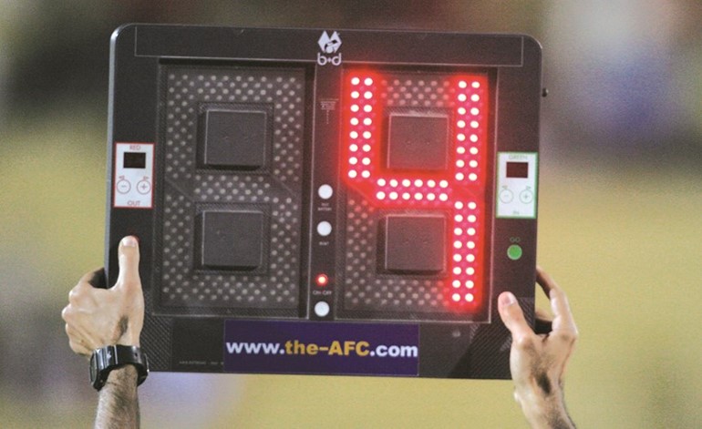الاندية تنتظر عدد المحترفين هل سيبقى4 ام يتغير 	الازرقكوم﻿