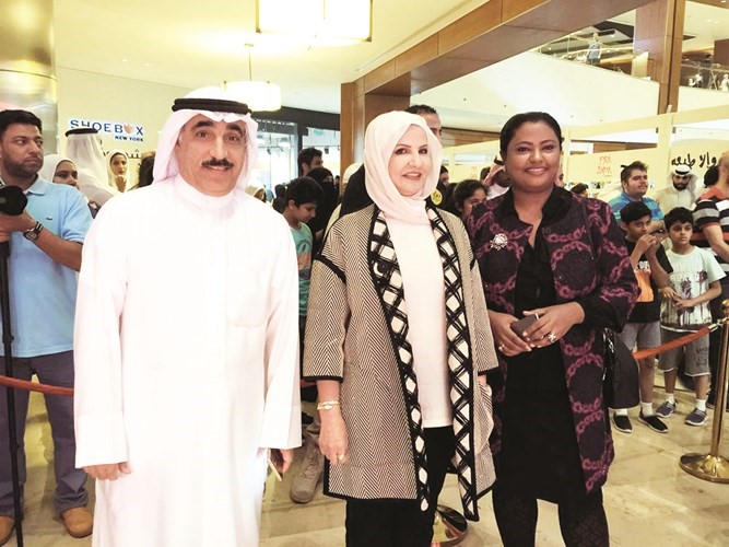 الوكلاء يوسف مصطفى ودهيلة المكيمي ومنيرة الهويدي