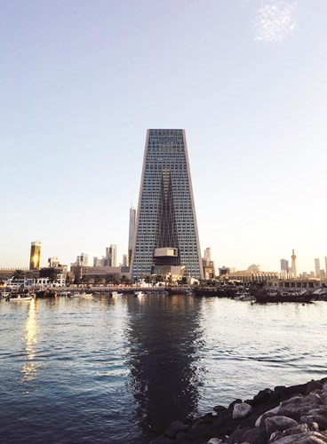 برج بنك الكويت المركزي الجديد في مدينة الكويت 