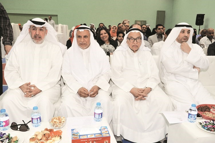 كبار الحضور 	قاسم باشا﻿