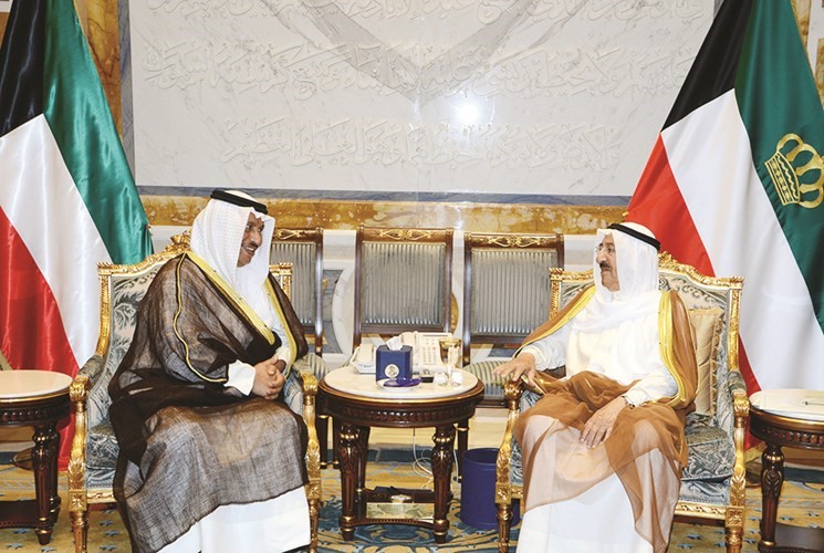 صاحب السمو الامير الشيخ صباح الاحمد مستقبلا سمو رئيس الوزراء الشيخ جابر المبارك﻿
