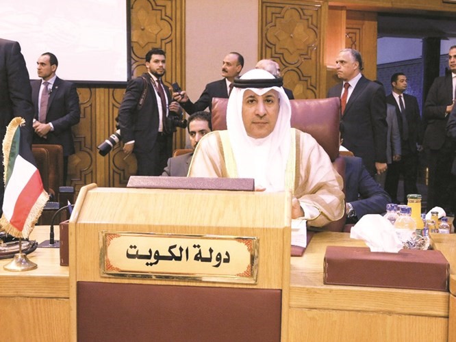  السفير عزيز الديحاني مترئسا وفد الكويت	 ﻿