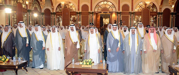 صاحب السمو الامير الشيخ صباح الاحمد وسمو ولي العهد الشيخ نواف الاحمد ورئيس مجلس الامة مرزوق الغانم والشيخ فيصل السعود وسمو الشيخ ناصر المحمد وسمو الشيخ جابر المبارك والشيخ محمد الخالد والشيخ دسالم الجابر والشيخ د ابراهيم الدعيج