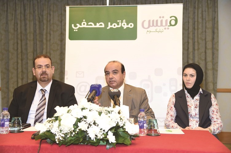 سعد البراك اثناء حديثه في المؤتمر الصحافي امس