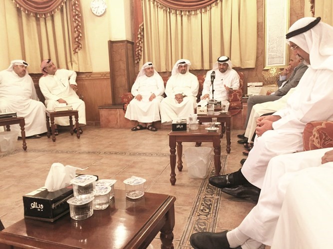 جانب من الحضور خلال اللقاء المفتوح في ديوان الزلزلة﻿