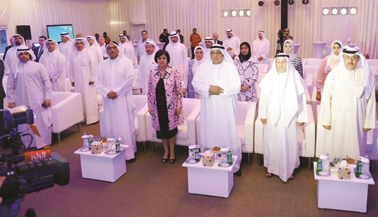 فيصل العيار وعبدالعزيز الجسار ودريم الرضوان خلال الاحتفال