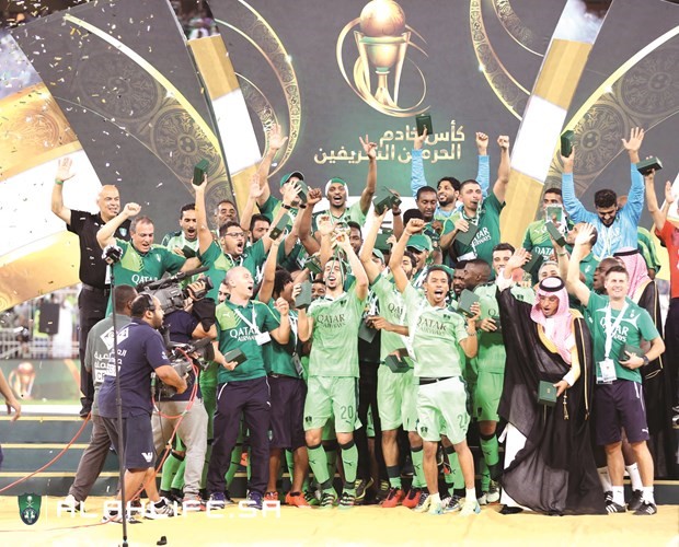 فرحة نجوم اهلي جدة باحرازهم كاس الملك 