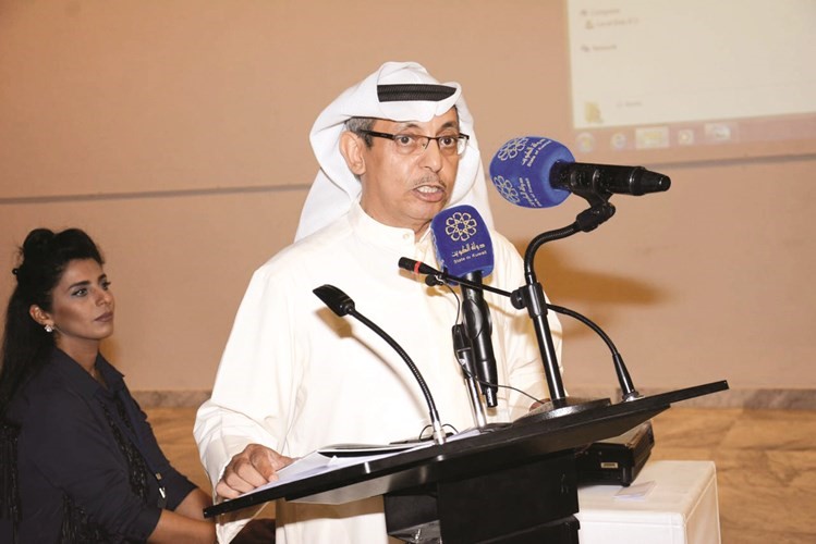 جمال اللهو ملقيا كلمته﻿