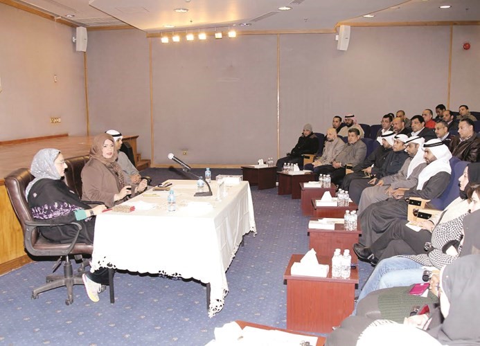  سعاد حاكم مدير ادارة الاندية والاتحادات الرياضية ﻿