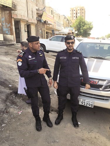 العميد ركن صالح العنزي والمقدم فايز العتيبي اشرفا على الحملة ﻿