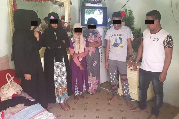 الموقوفون في الوكر﻿