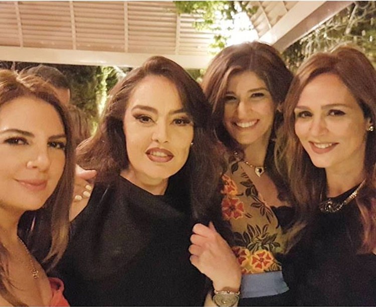 بالصور.. شيريهان تتخلى عن حذرها وتثير إعجاب جمهورها