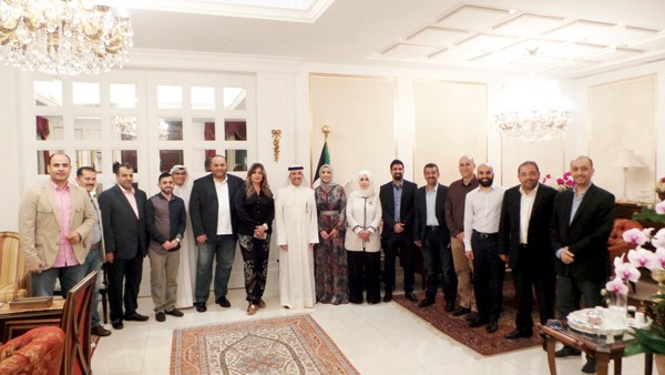 قنصل الكويت في هونغ كونغ خالد المطيري في استقبال رئيس التحرير الزميل يوسف خالد المرزوق وايمان الروضان ووالوفد الصحافي الكويتي