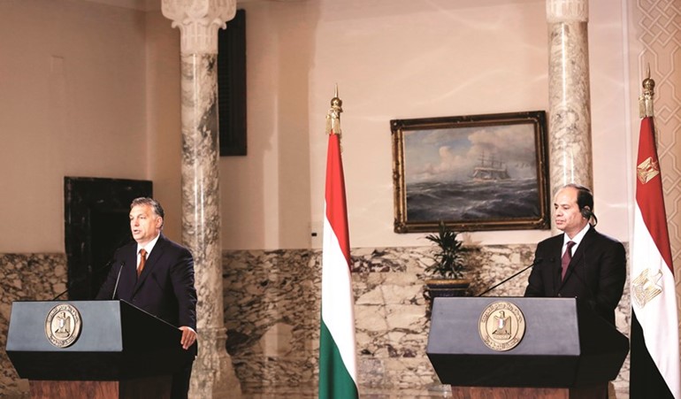 جانب من المؤتمر الصحافي المشترك للرئيس عبدالفتاح السيسي مع رئيس الوزراء المجري فيكتور اوربان في قصر الاتحادية اب