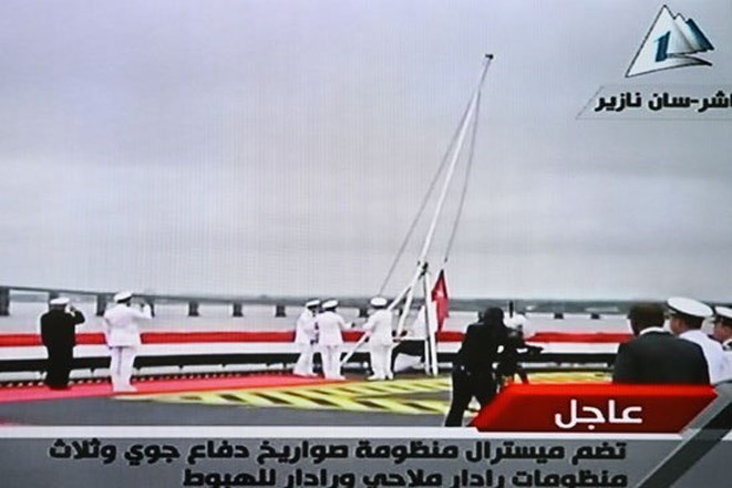 أول فيديو وصور لمراسم تسلم مصر " الميسترال" ومناطق انطلاق الهليكوبتر 