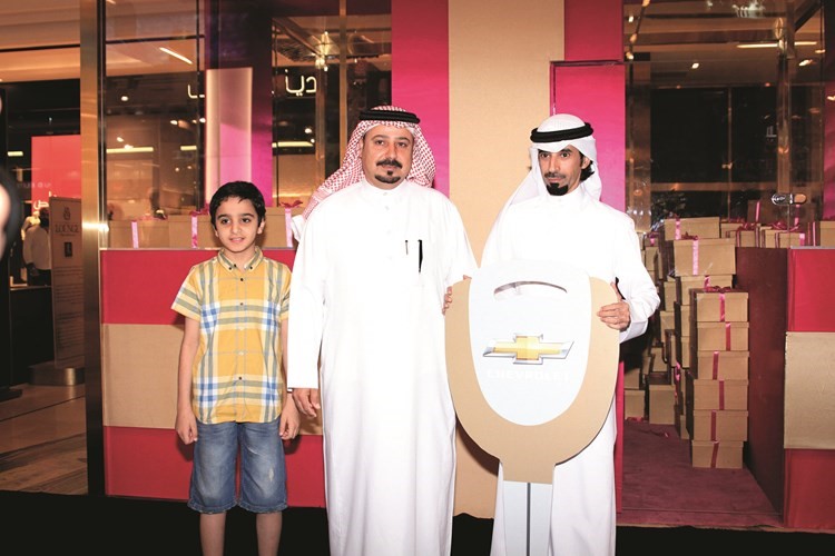 نايف الخالدي يتسلم مفتاح التاهو
