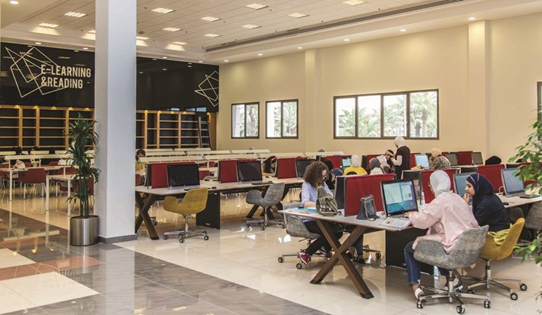 مكتبة AUM المبتكرة .. زخم من المراجع العلمية والبحثية