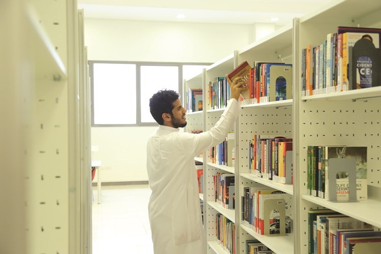 مكتبة AUM المبتكرة .. زخم من المراجع العلمية والبحثية