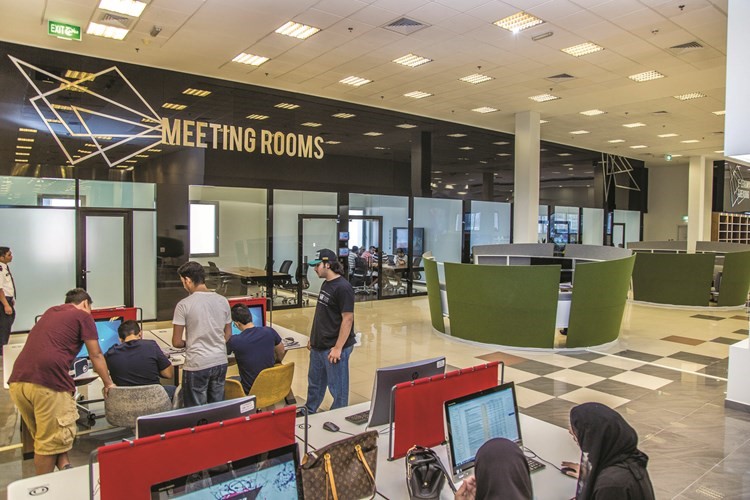 مكتبة AUM المبتكرة .. زخم من المراجع العلمية والبحثية