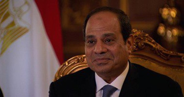 السيسي: نمتلك القوة والسلاح لردع من يفكر فى إيذاء مصر أو أشقائها