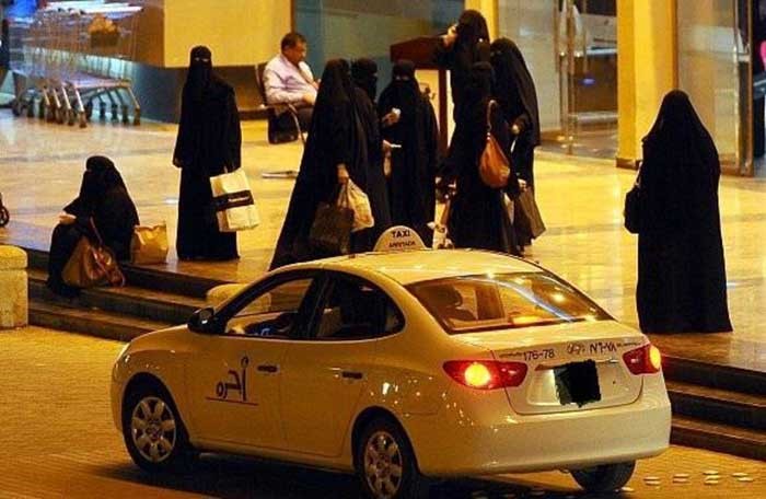 المعلمة الناجية من اختطاف الليموزين تروي تفاصيل ساعتين من محاولة الاختطاف