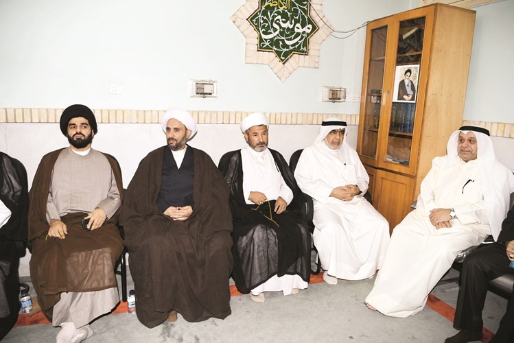 النائب عدنان عبدالصمد وعدد من المشاركين﻿
