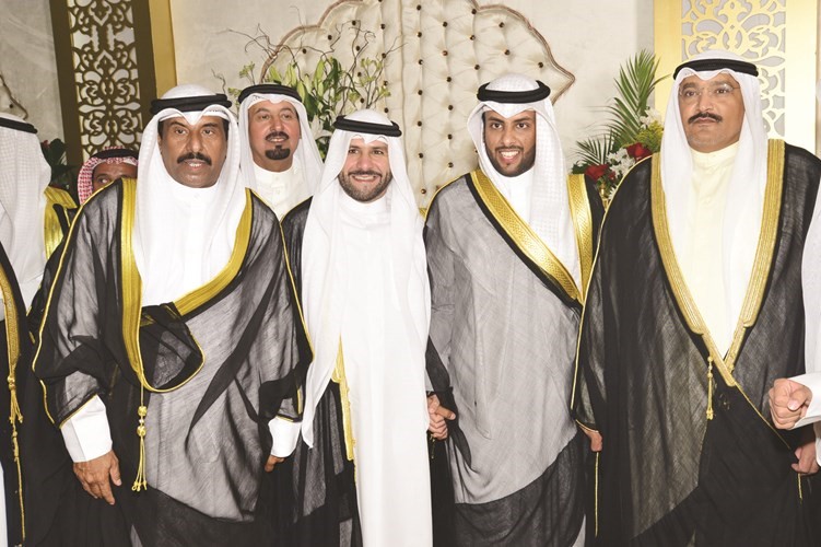 الشيخ فهد السعد والشيخ عبدالله ناصر صباح الاحمد يباركان