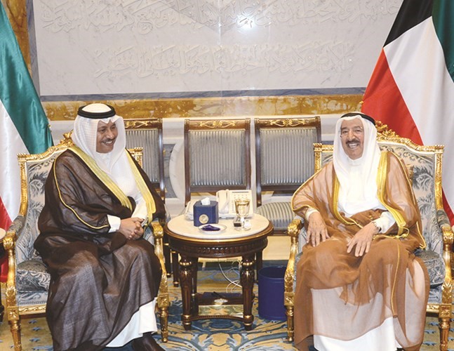 صاحب السمو الامير الشيخ صباح الاحمد مستقبلا سمو الشيخ جابر المبارك