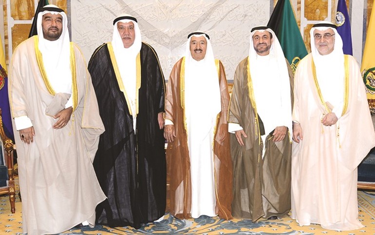 صاحب السمو الامير مستقبلا دفاضل صفر واحمد لاري ومبارك النجادة وصالح الموسى