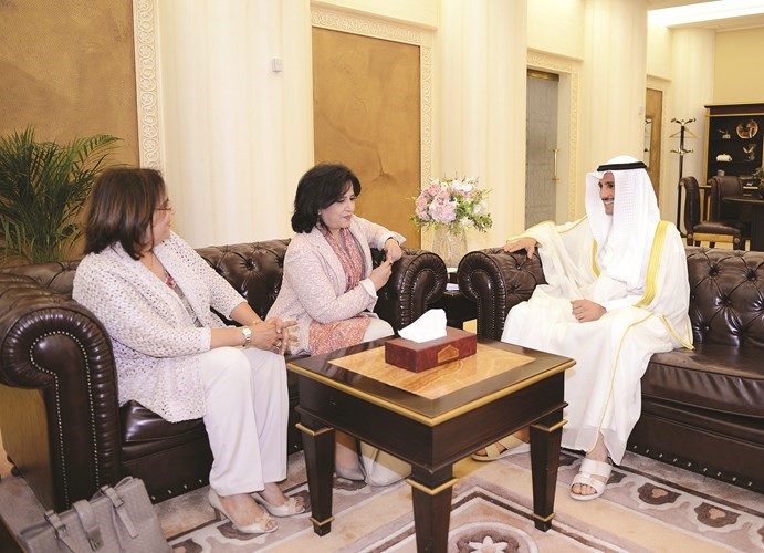 الرئيس مرزوق الغانم مع الشيخة مي بنت حمد ال خليفة