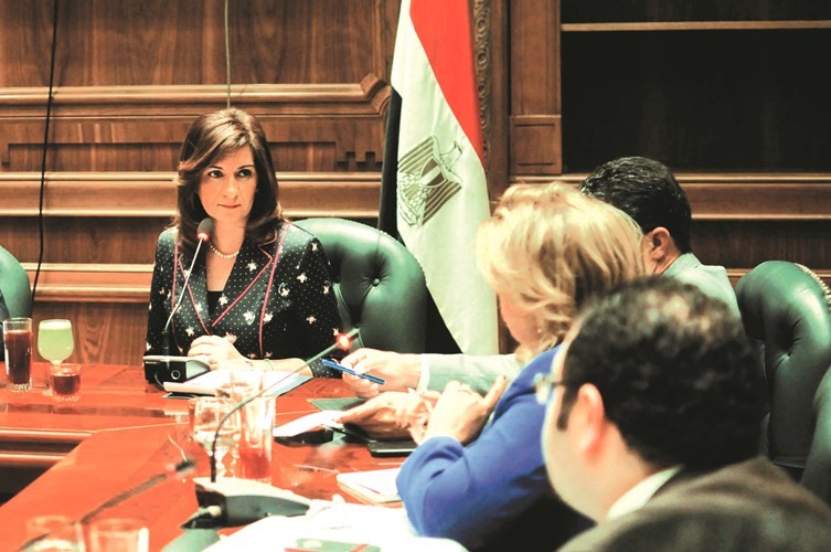 الوزيرة السفيرة نبيلة مكرم خلال اجتماع لجنة الشؤون الافريقية بمجلس النواب﻿