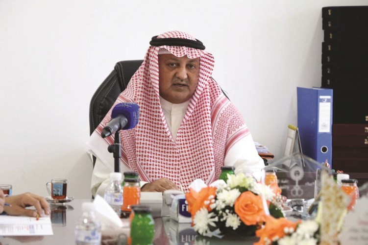 العواش بحث تفعيل التعاون المشترك بين «الإعلام» و«BBC»