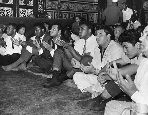 وصورة اخرى له في الازهر