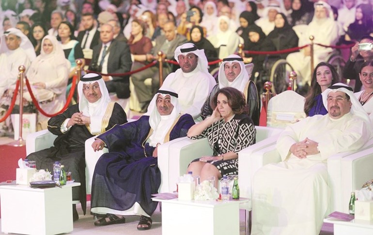 سمو الشيخ جابر المبارك والشيخة دانا ناصر صباح الاحمد في مقدمة الحضور﻿