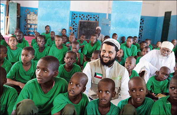 عبدالله السميط .. عندما قال العجوز: أين ابن السميط؟ أبوك حضر إلينا منذ 30 عاماً أين أنتم؟ 