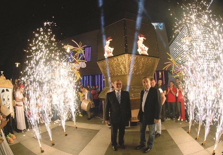 وزير السياحة ميشال فرعون يضيء فانوس رمضان في اسواق بيروت احتفالا بقدوم الشهر الفضيلمحمود الطويل 