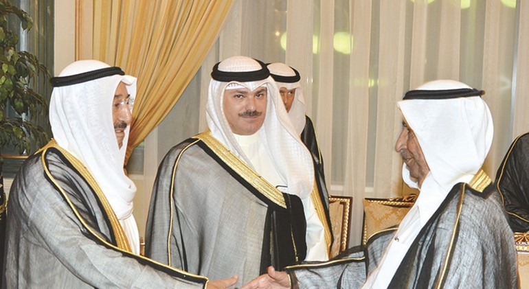 صاحب السمو الامير الشيخ صباح الاحمد مستقبلا عبدالعزيز الشايع ﻿