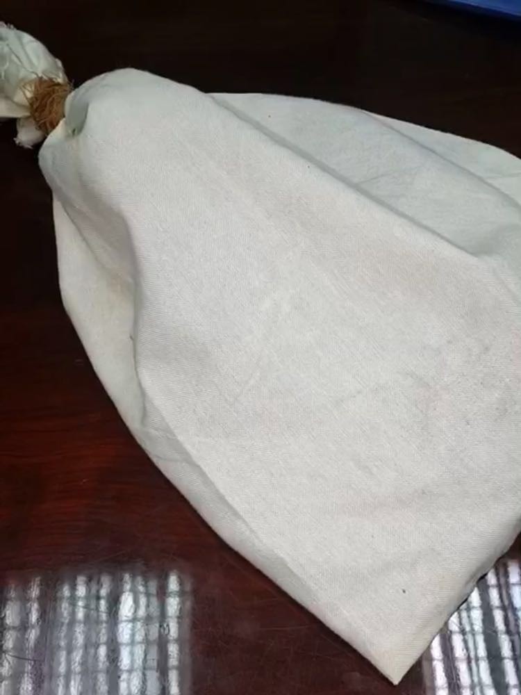 مواطن حاول تهريب 50 ثعبانا بكيس قماش عبر المطار