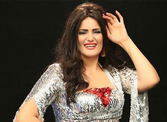 راقصة مصرية: أنا اقوى إيمان منكم .. والمعجبين "سكرانه قبل رمضان "!