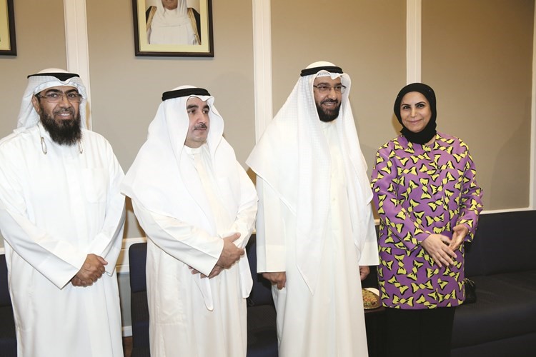 د علي العمير وم عواطف الغنيم وم فيصل الحساوي