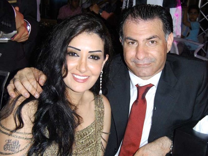 غادة عبدالرازق: عشرات الزيجات السرية.. وخمس زيجات رسمية ومشاكل مع زملائها بالوسط الفني