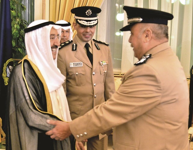 صاحب السمو الامير الشيخ صباح الاحمد يتلقى تهنئة الفريق سليمان الفهد