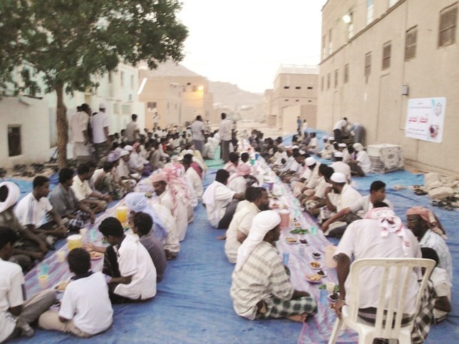 الإفطار الرمضاني مشروع لـ3 رابحين «المتبرع» و«المطعم» و«المحتاجين»