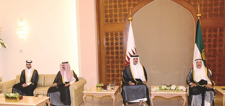 صاحب السمو الامير الشيخ صباح الاحمد وصاحب السمو الشيخ تميم بن حمد وسمو ولي العهد الشيخ نواف الاحمد وسمو الشيخ جاسم بن حمد ثاني ﻿