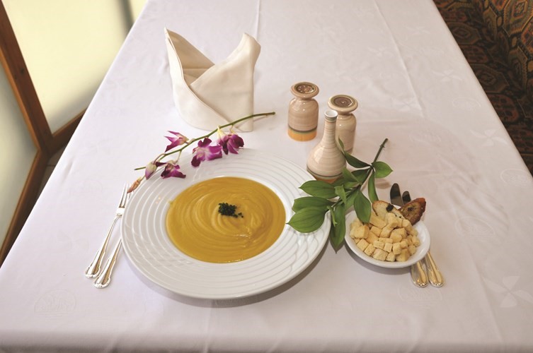 شوربة العدس