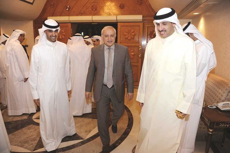 مرزوق الخرافي وبدر الخرافي يرحبان بالوزير د بدر العيسى ﻿